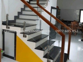 CẦU THANG KÍNH TAY VỊN GỖ