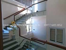 CẦU THANG KÍNH TAY VỊN GỖ