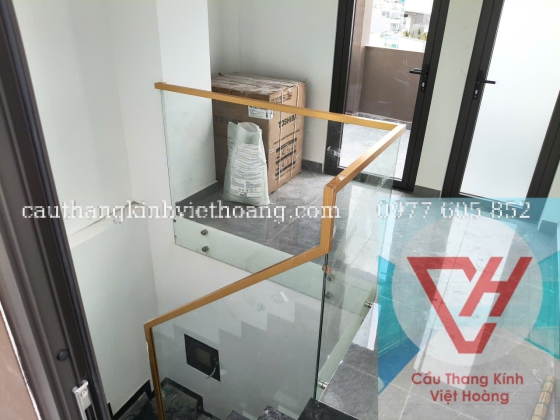 LAN CAN KÍNH CƯỜNG LỰC TAY VỊN GỖ