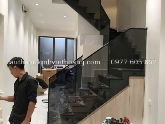 MẪU CẦU THANG ỐC KÍNH LIÊN KẾT HÔNG